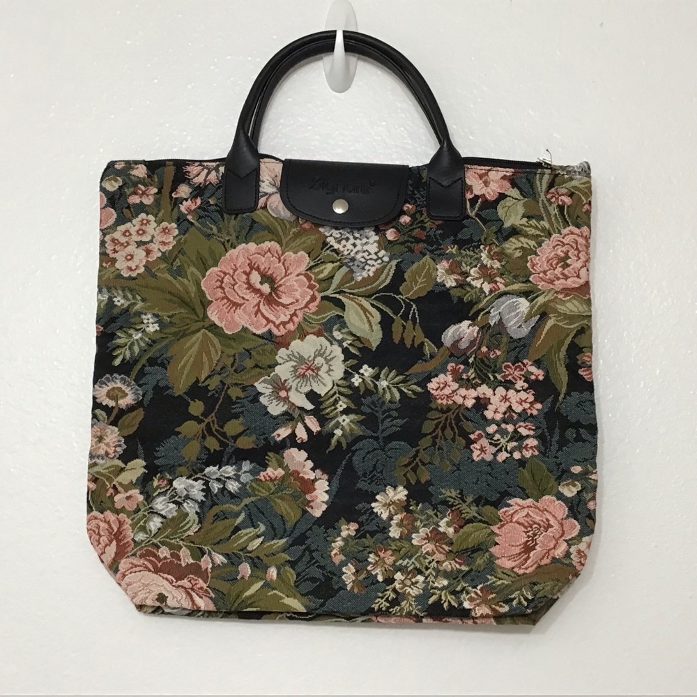 SIGNARE Floral Tapestry Foldaway Bag NWOT